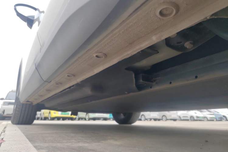 Used Baojun Yunhai 2024 600km Pure Electric Version Left Side Sill