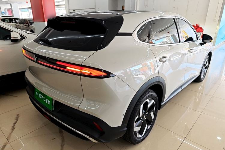 Used Baojun Yunhai 2024 500km Pure Electric Version Rear Right 45 Deg
