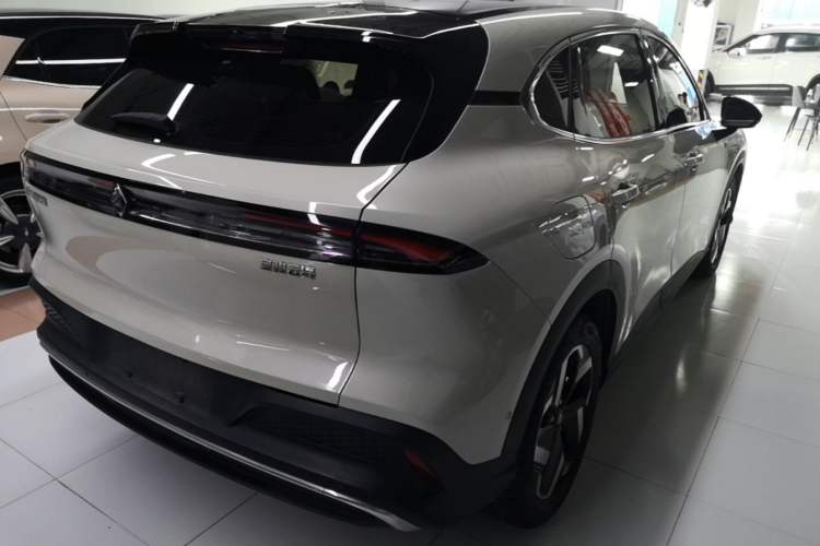 Used Baojun Yunhai 2024 140km Plug-in Hybrid Version Rear Right 45 Deg