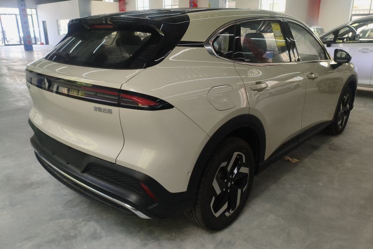 Used Baojun Yunhai 2024 140km Plug-in Hybrid Version Rear Right 45 Deg