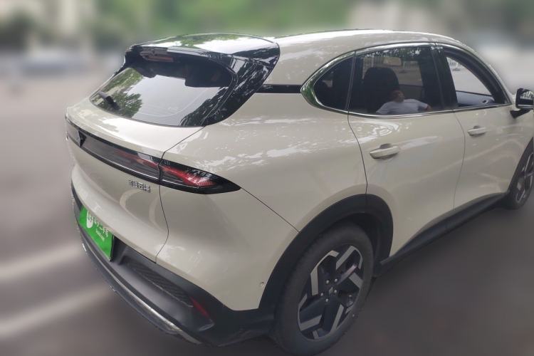 Used Baojun Yunhai 2024 600km Pure Electric Version Rear Right 45 Deg
