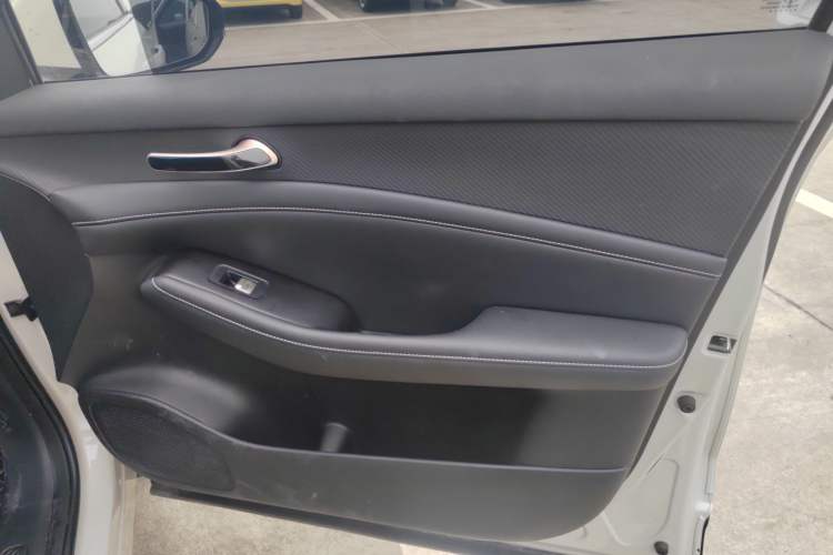 Used Baojun Yunhai 2024 600km Pure Electric Version Right Front Door Interior