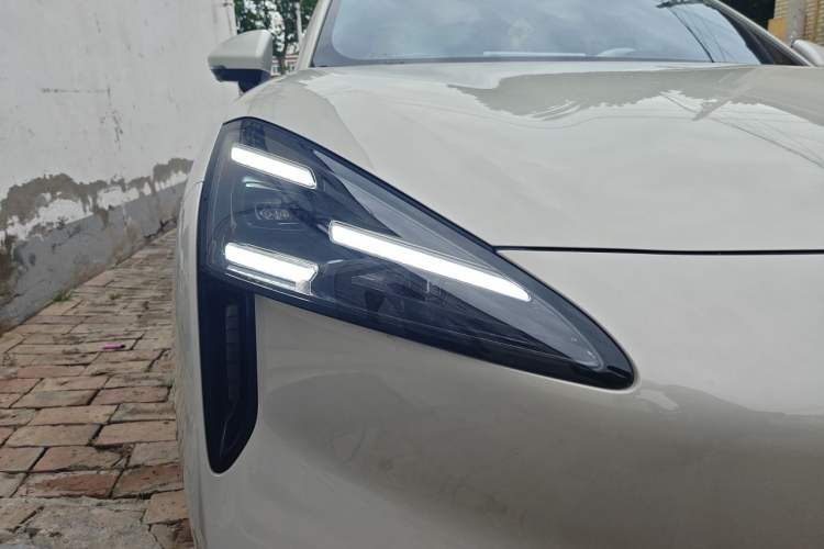 Used Baojun Yunhai 2024 600km Pure Electric Version Right Front Headlight
