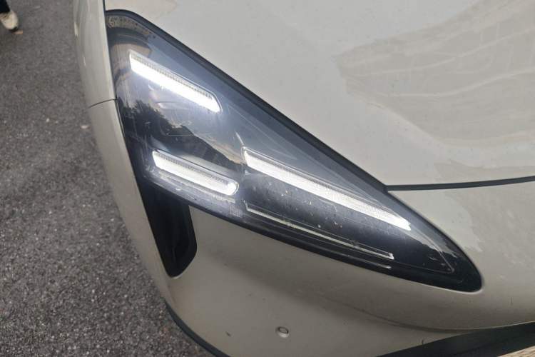 Used Baojun Yunhai 2024 600km Pure Electric Version Right Front Headlight