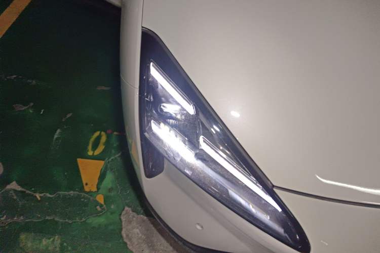 Used Baojun Yunhai 2024 500km Pure Electric Version Right Front Headlight