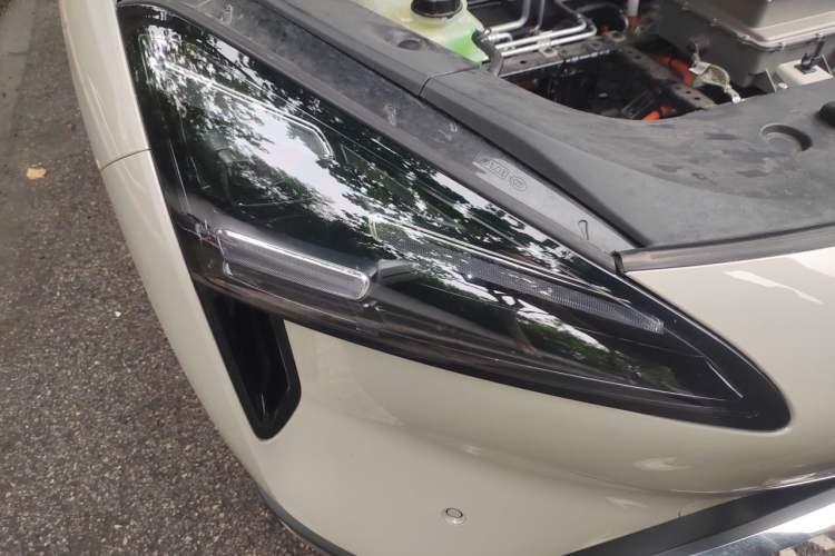 Used Baojun Yunhai 2024 600km Pure Electric Version Right Front Headlight