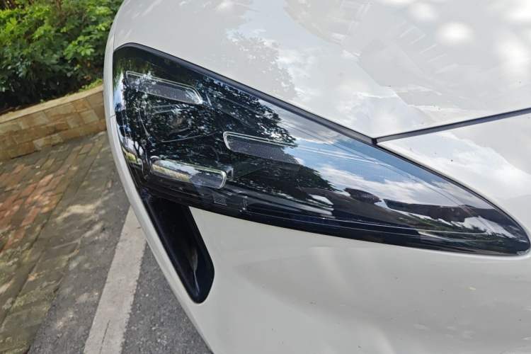 Used Baojun Yunhai 2024 600km Pure Electric Version Right Front Headlight