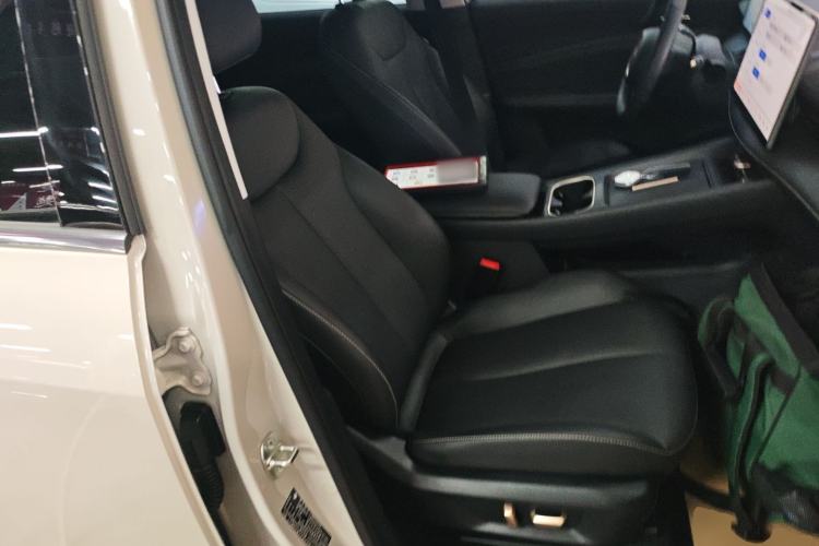 Used Baojun Yunhai 2024 500km Pure Electric Version Right Front Seat