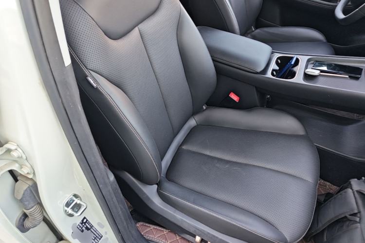 Used Baojun Yunhai 2024 140km Plug-in Hybrid Version Right Front Seat