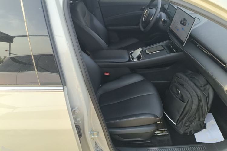 Used Baojun Yunhai 2024 600km Pure Electric Version Right Front Seat