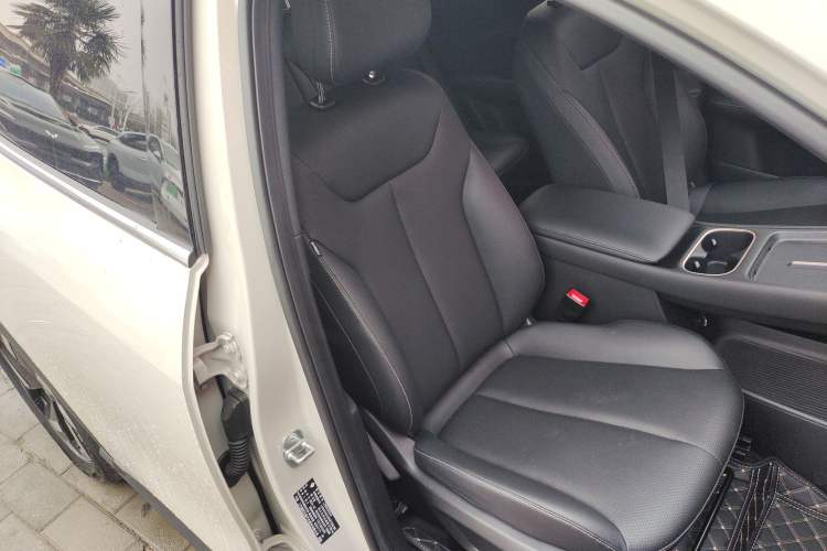 Used Baojun Yunhai 2024 600km Pure Electric Version Right Front Seat