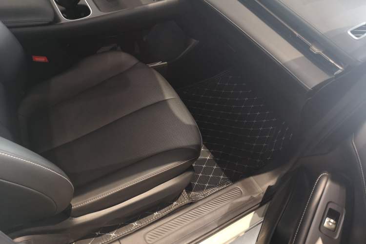 Used Baojun Yunhai 2024 140km Plug-in Hybrid Version Right Front Seat