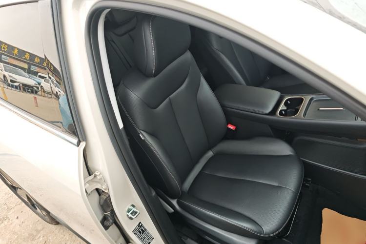 Used Baojun Yunhai 2024 140km Plug-in Hybrid Version Right Front Seat