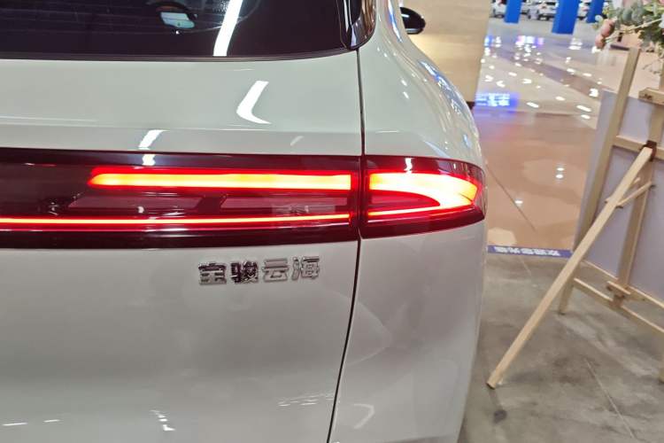 Used Baojun Yunhai 2024 500km Pure Electric Version Right Rear Taillight