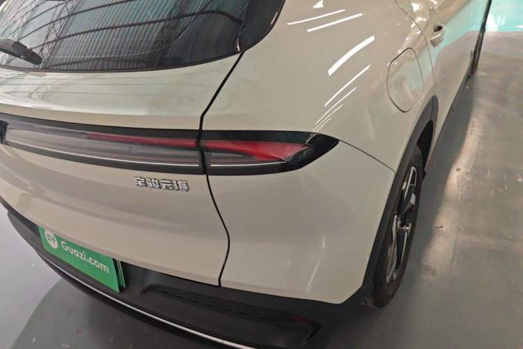 Used Baojun Yunhai 2024 140km Plug-in Hybrid Version Right Rear Taillight