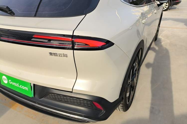 Used Baojun Yunhai 2024 600km Pure Electric Version Right Rear Taillight