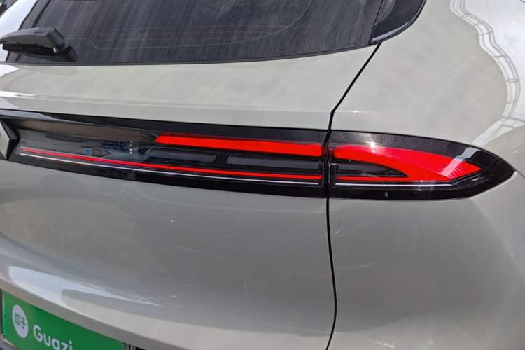 Used Baojun Yunhai 2024 600km Pure Electric Version Right Rear Taillight