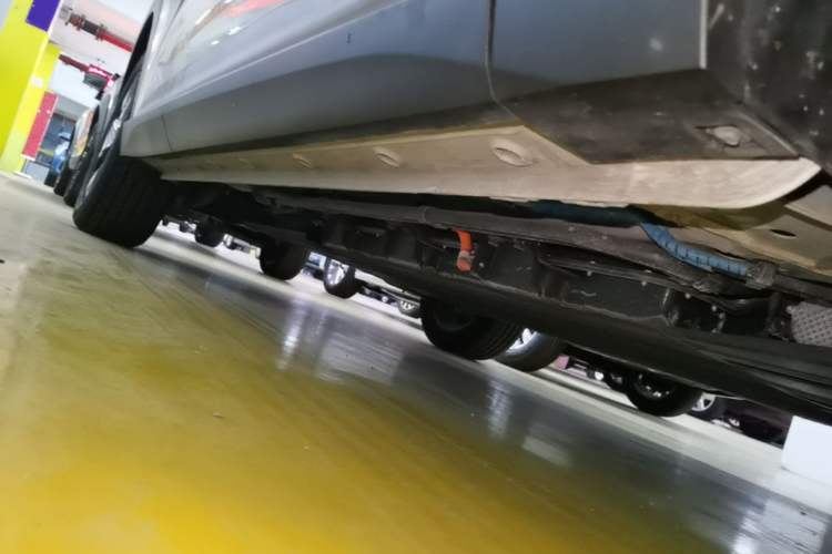 Used Baojun Yunhai 2024 140km Plug-in Hybrid Version Right Side Sill