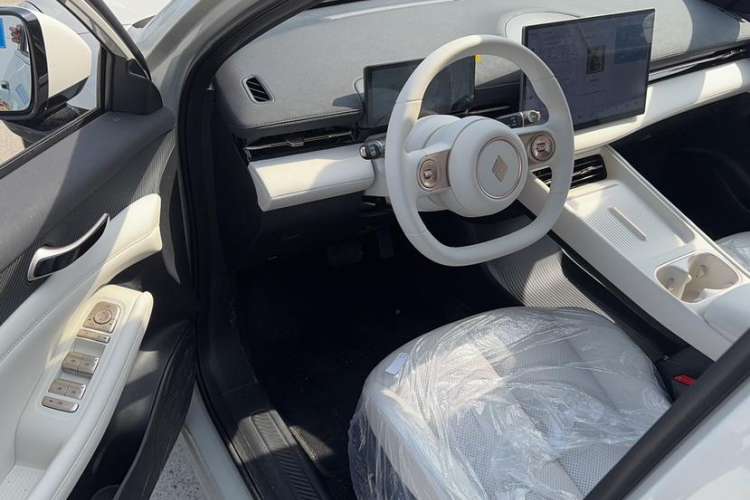 Used Baojun Yunhai 2024 500km Pure Electric Version Steering Wheel