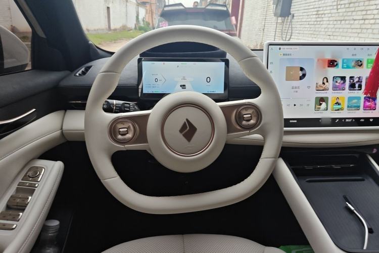 Used Baojun Yunhai 2024 600km Pure Electric Version Steering Wheel