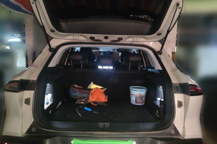 Used Baojun Yunhai 2024 140km Plug-in Hybrid Version Trunk