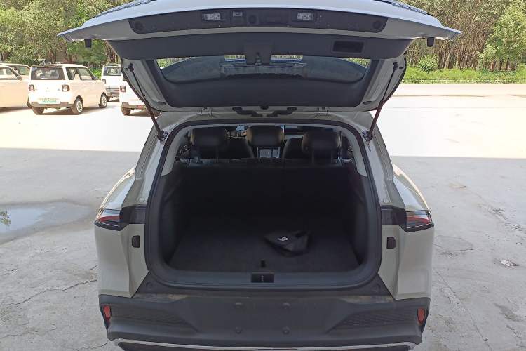 Used Baojun Yunhai 2024 600km Pure Electric Version Trunk