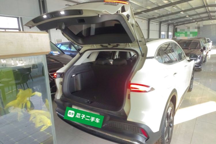Used Baojun Yunhai 2024 140km Plug-in Hybrid Version Trunk