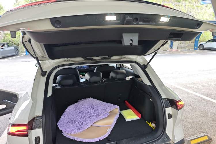 Used Baojun Yunhai 2024 600km Pure Electric Version Trunk
