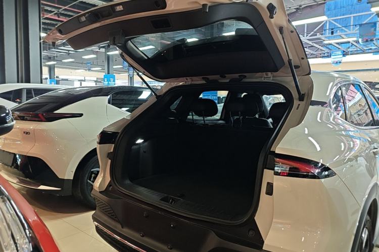 Used Baojun Yunhai 2024 600km Pure Electric Version Trunk