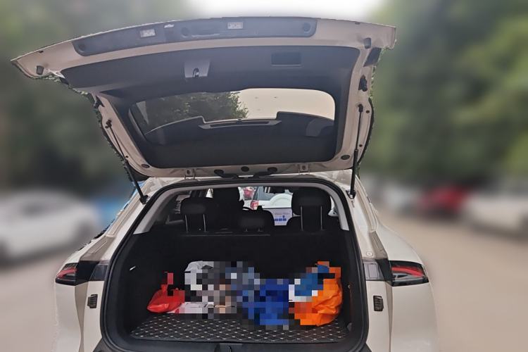 Used Baojun Yunhai 2024 140km Plug-in Hybrid Version Trunk