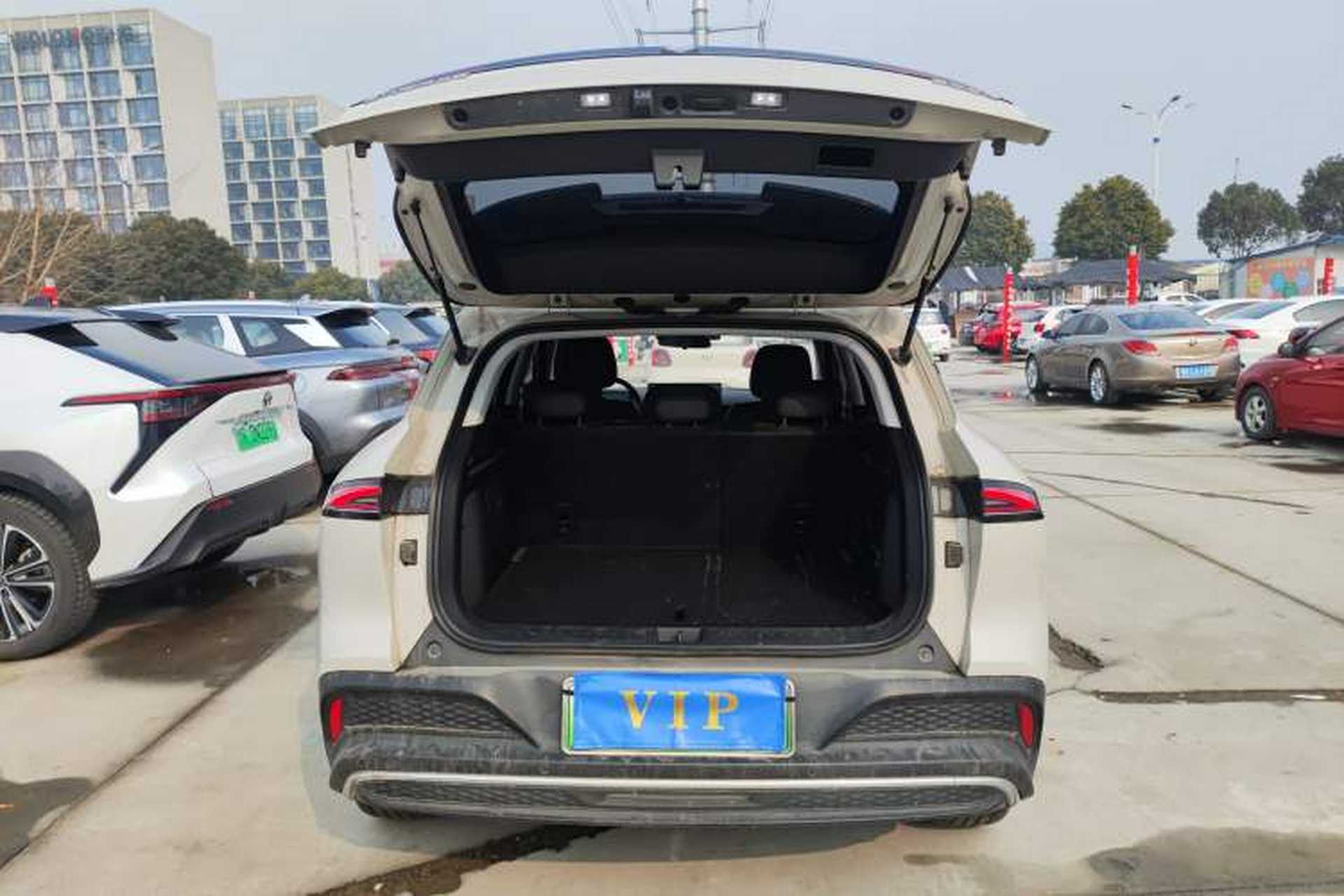 Used Baojun Yunhai 2024 140km Plug-in Hybrid Version Trunk