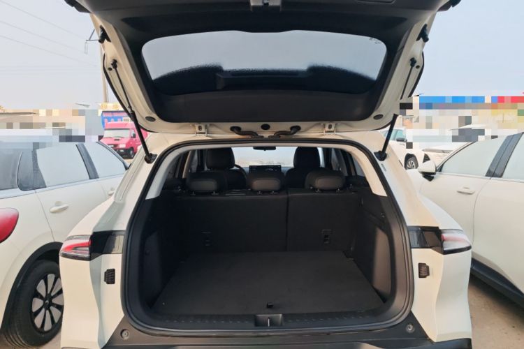 Used Baojun Yunhai 2024 140km Plug-in Hybrid Version Trunk