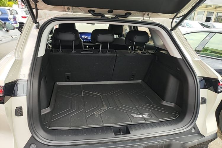 Used Baojun Yunhai 2024 600km Pure Electric Version Trunk