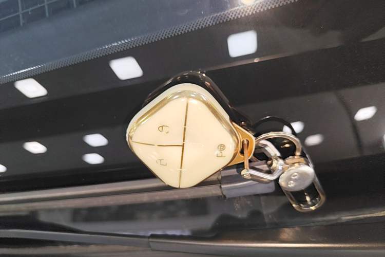 Used Baojun Yunhai 2024 140km Plug-in Hybrid Version Vehicle Key