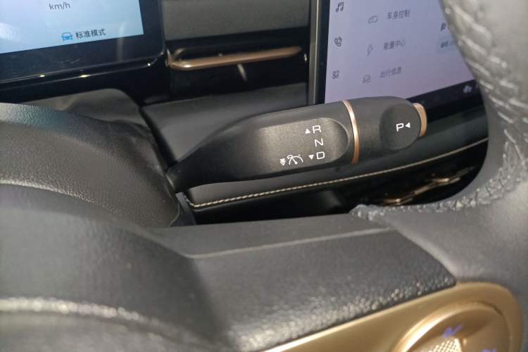 Used Baojun Yunhai 2024 500km Pure Electric Version Gear Lever
