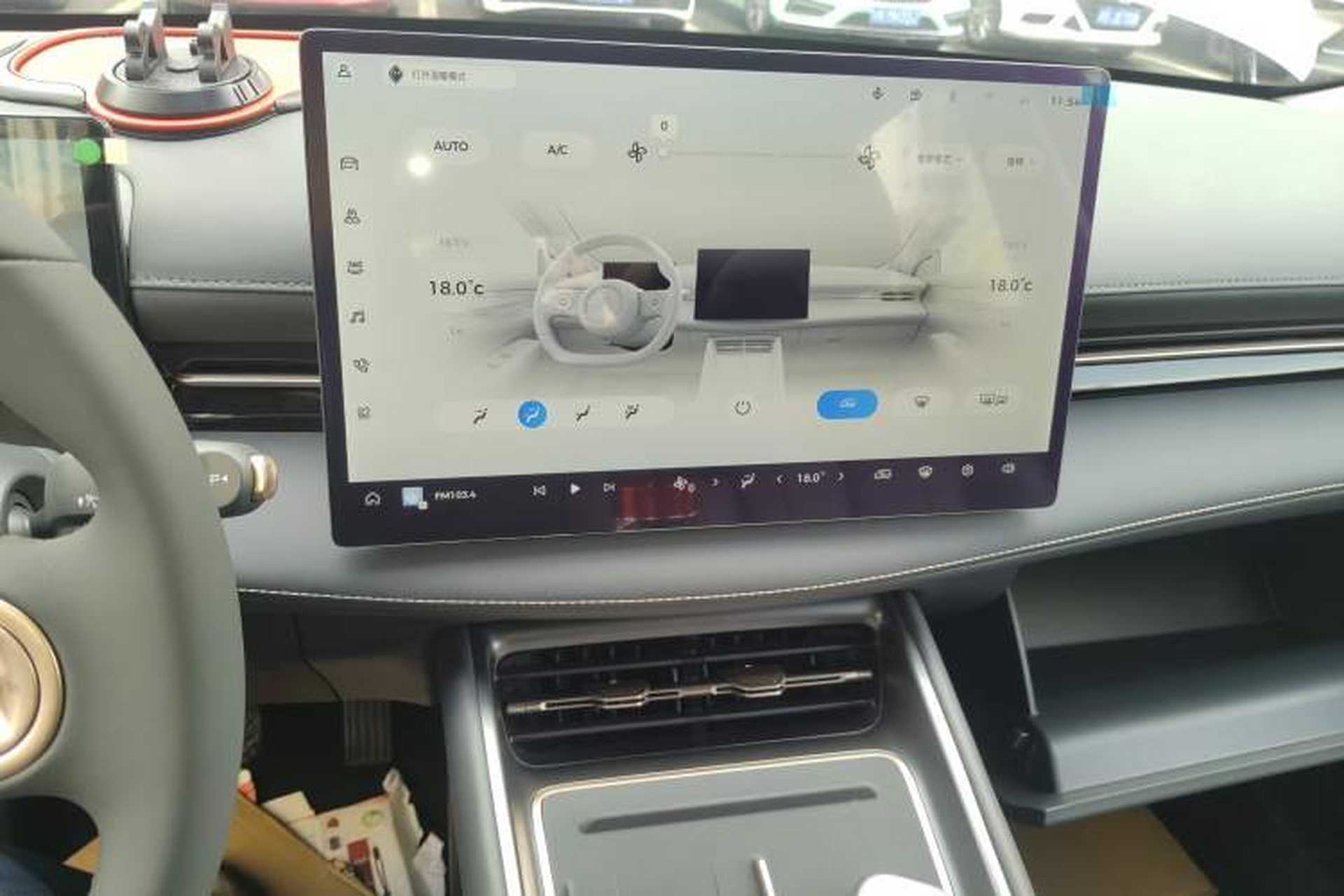 Used Baojun Yunhai 2025 Model 500km Pure Electric Travel Edition Audio And AC Panel