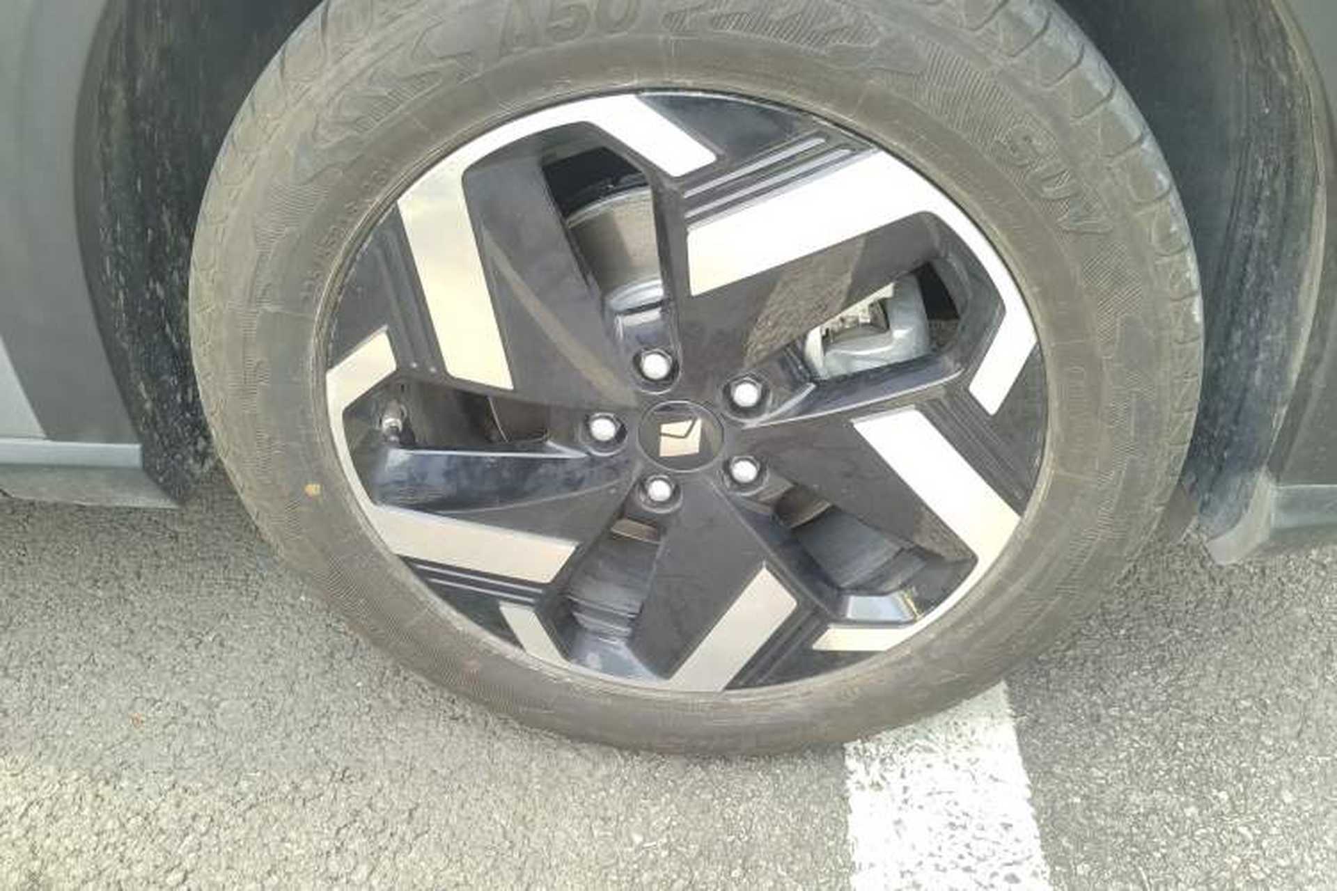 Used Baojun Yunhai 2025 Model 500km Pure Electric Travel Edition Right Front Wheel Hub