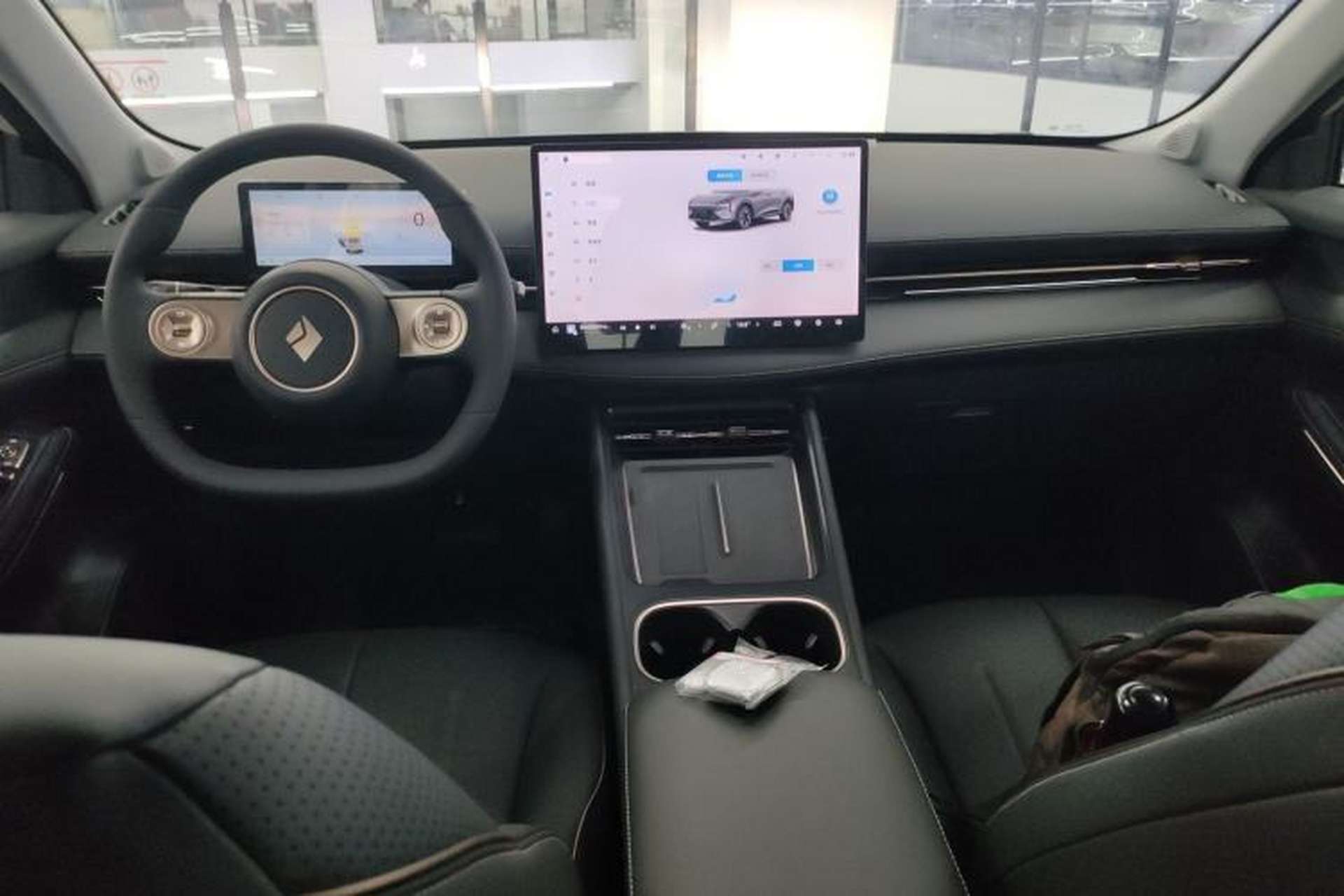 Used Baojun Yunhai 2025 Model 500km Pure Electric Travel Edition Center Console