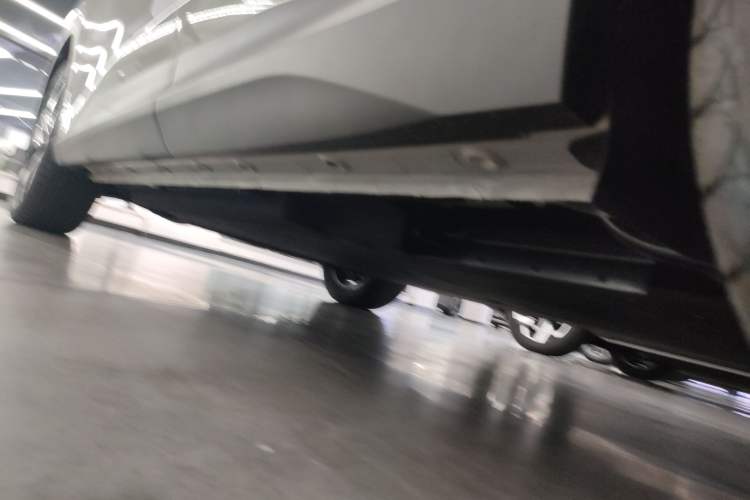 Used Baojun Yunhai 2025 Model 500km Pure Electric Travel Edition Left Side Sill