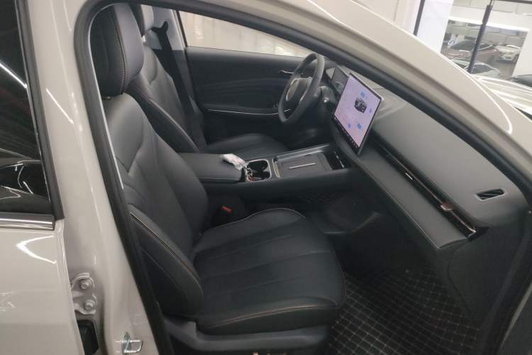 Used Baojun Yunhai 2025 Model 500km Pure Electric Travel Edition Right Front Seat
