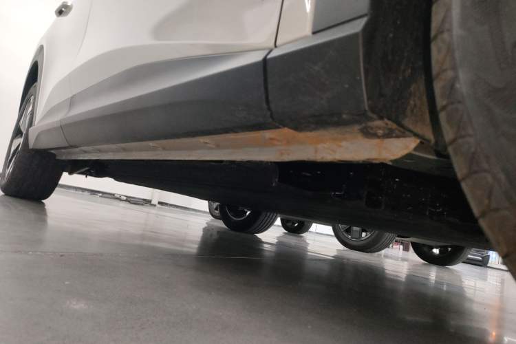 Used Baojun Yunhai 2025 Model 500km Pure Electric Travel Edition Right Side Sill