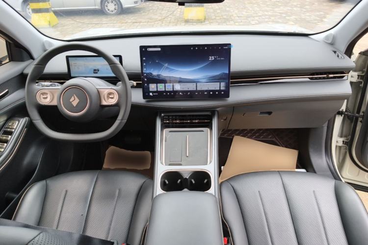 Used Baojun Yunhai 2025 Model 500km Pure Electric Travel Edition Center Console