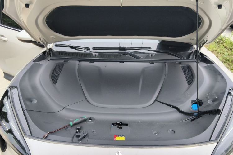 Used Baojun Yunhai 2025 Model 500km Pure Electric Travel Edition Engine Bay