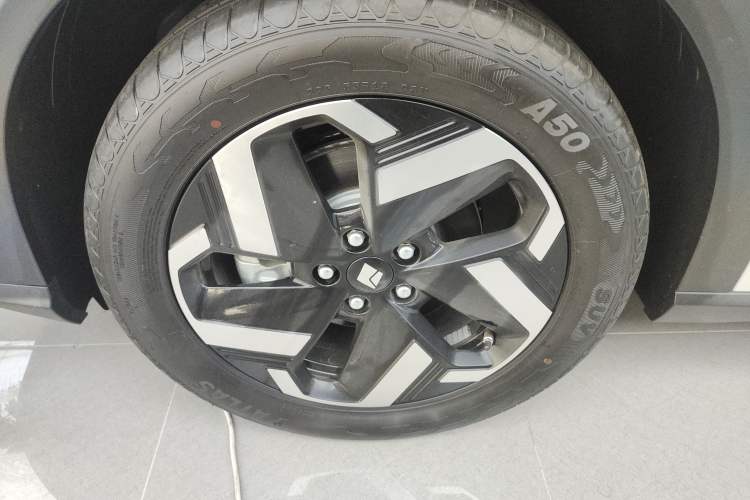 Used Baojun Yunhai 2025 Model 500km Pure Electric Travel Edition Exterior 4