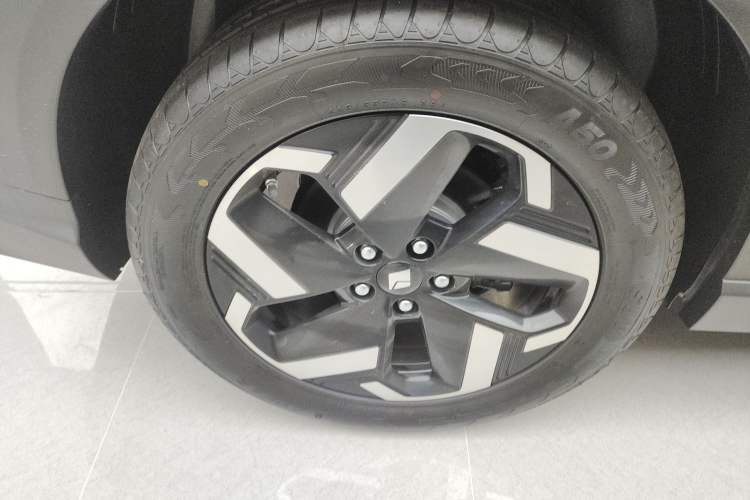 Used Baojun Yunhai 2025 Model 500km Pure Electric Travel Edition Exterior 5