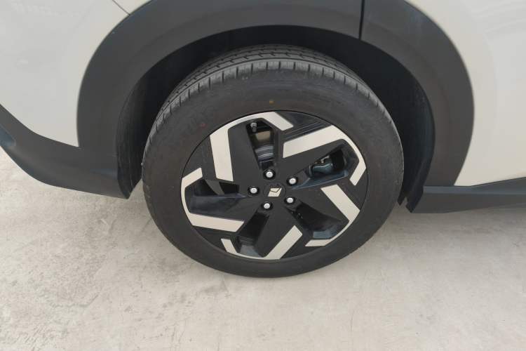 Used Baojun Yunhai 2025 Model 500km Pure Electric Travel Edition Exterior 5