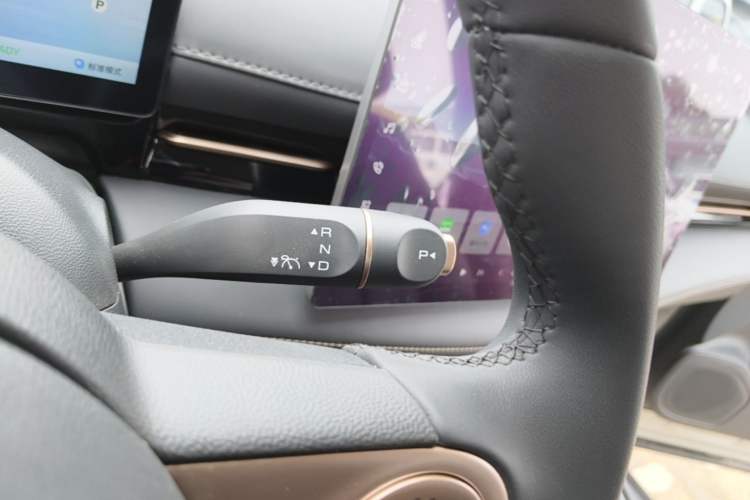 Used Baojun Yunhai 2025 Model 500km Pure Electric Travel Edition Gear Lever