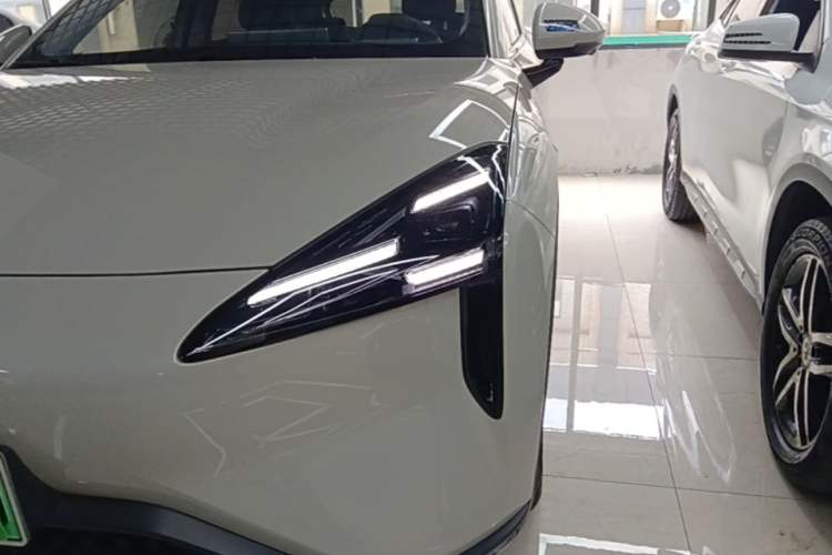 Used Baojun Yunhai 2025 Model 500km Pure Electric Travel Edition Left Front Headlight