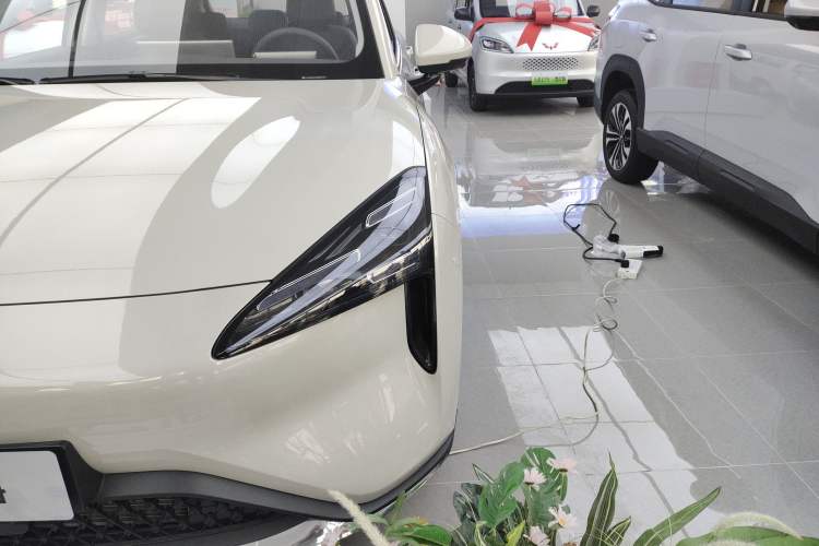 Used Baojun Yunhai 2025 Model 500km Pure Electric Travel Edition Left Front Headlight