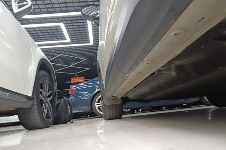 Used Baojun Yunhai 2025 Model 500km Pure Electric Travel Edition Left Side Sill